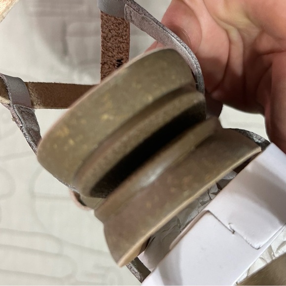 NEW Blowfish Granola-k Strappy Sandals Sz 1 Silver Gold Rose Gold - Picture 7 of 8